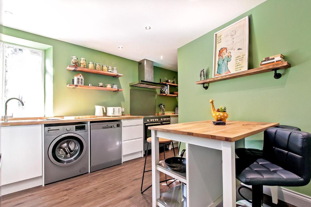 Postmasters Apartment Алнуик Екстериор снимка