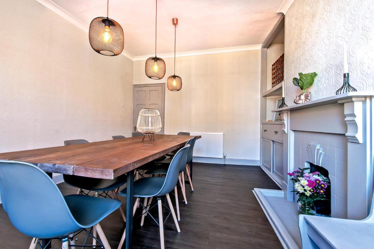 Postmasters Apartment Алнуик Екстериор снимка